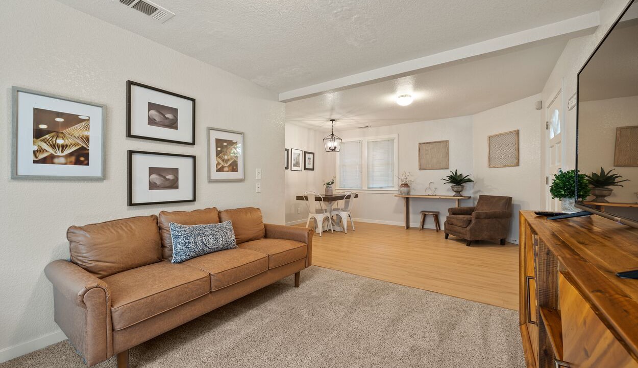 Photo of Livingroom in Downtown Sacramento