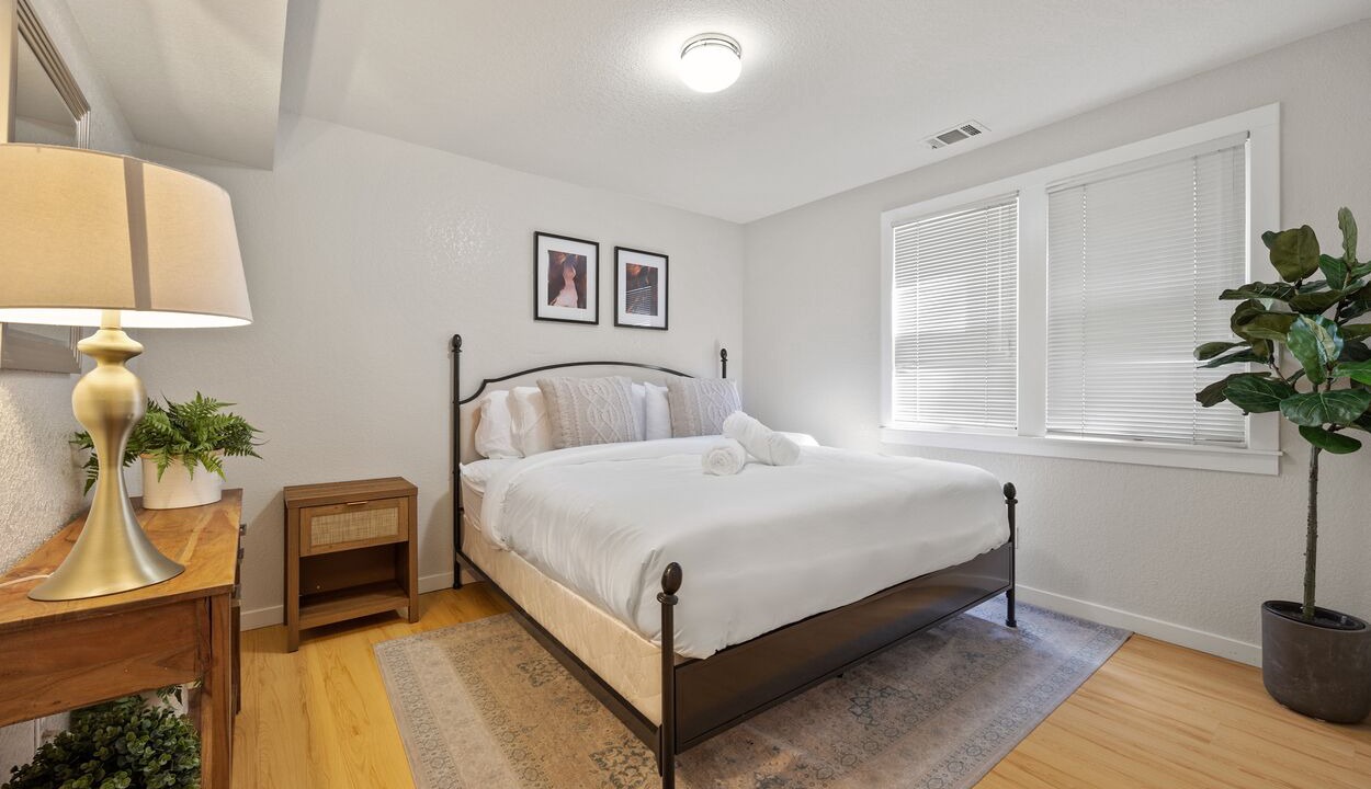 Photo of Bedroom in Downtown Sacramento
