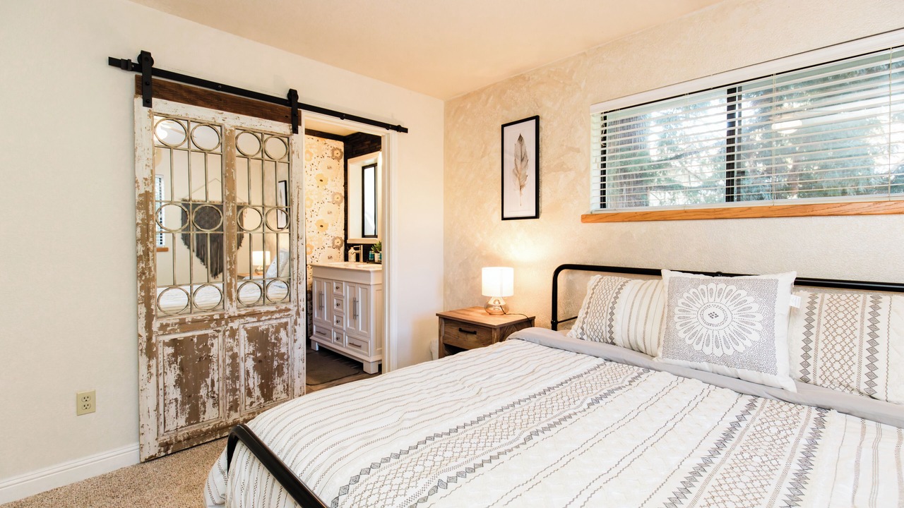 Photo of Bedroom in Groveland