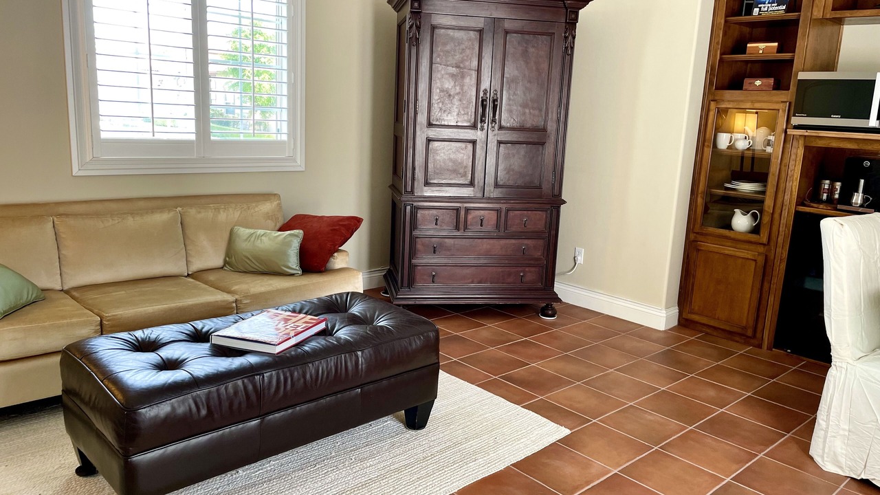Photo of Livingroom in River Oaks