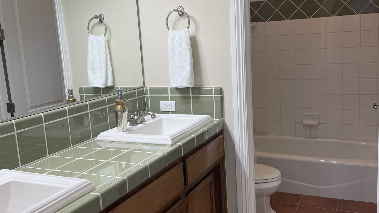 Photo of Bathroom in River Oaks