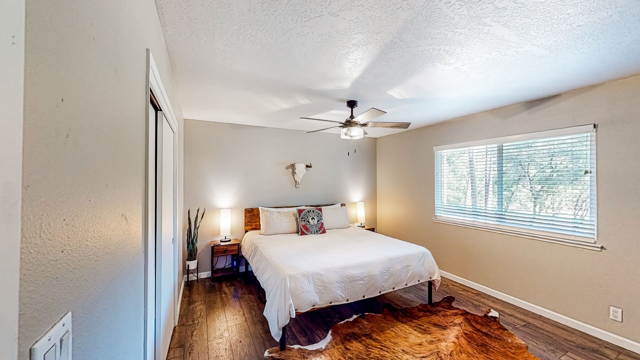 Photo of Bedroom in Groveland