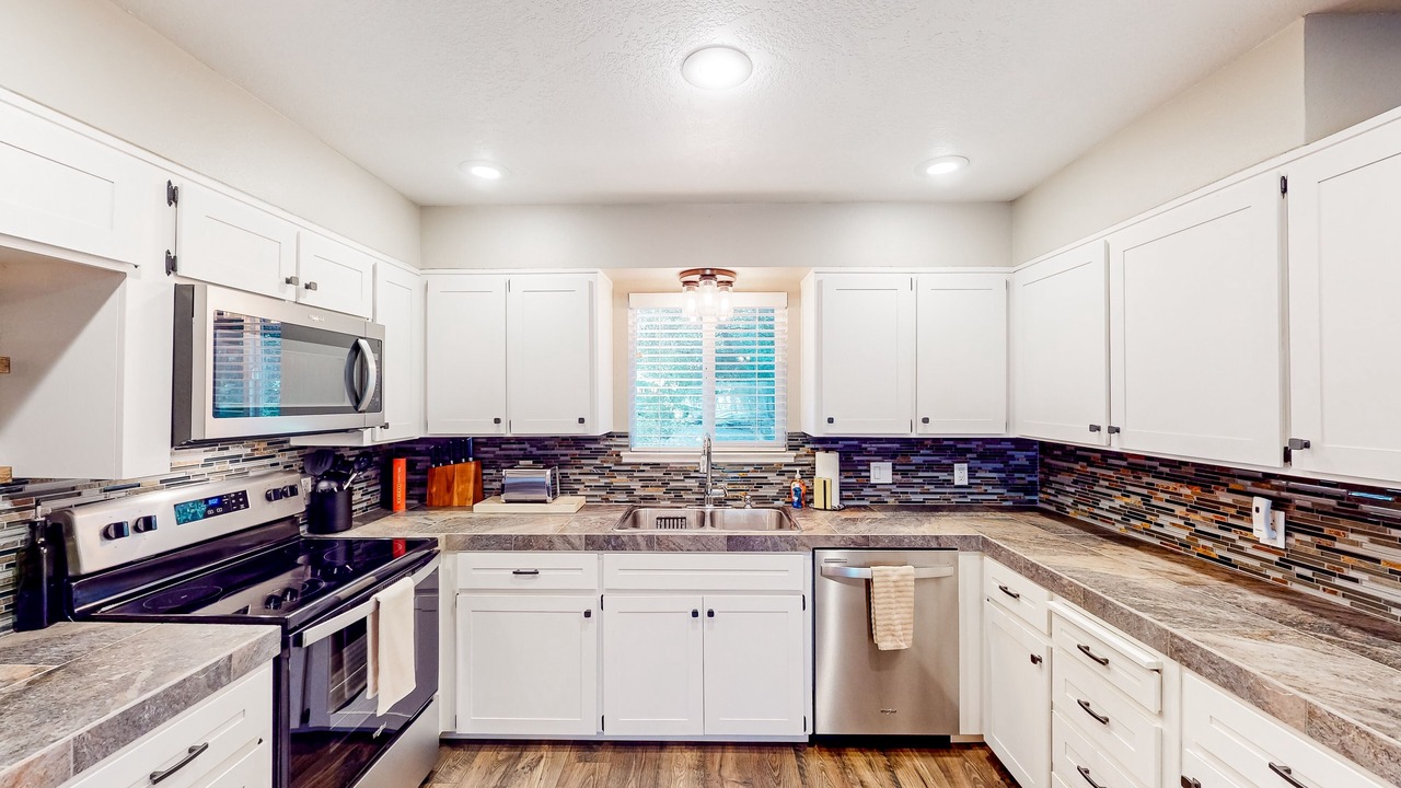 Photo of Kitchen in Groveland