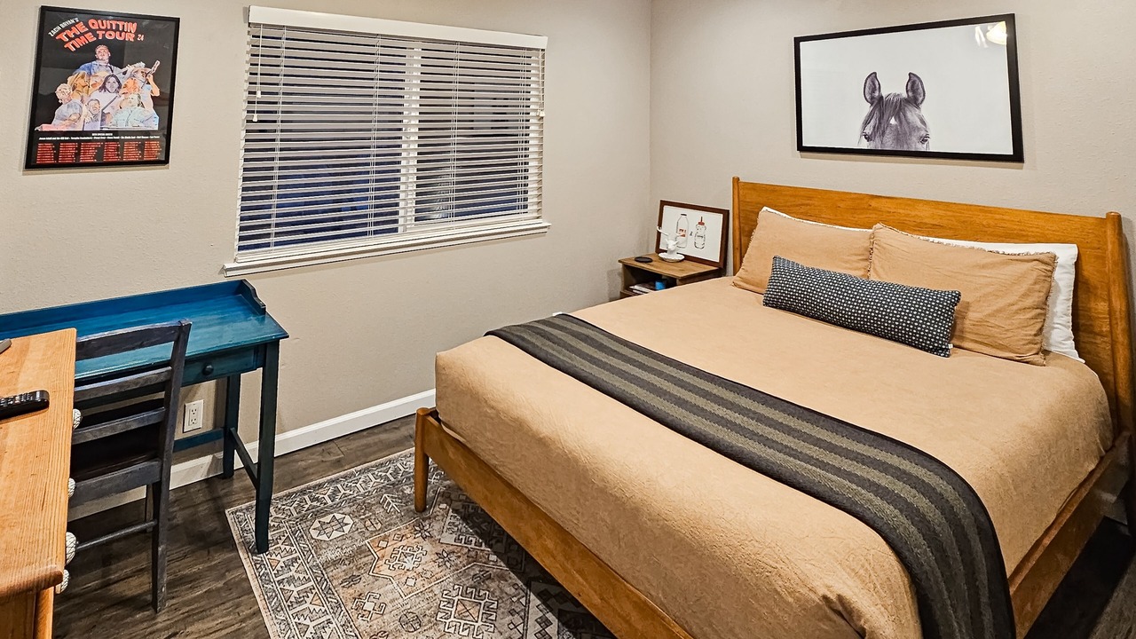 Photo of Bedroom in Groveland