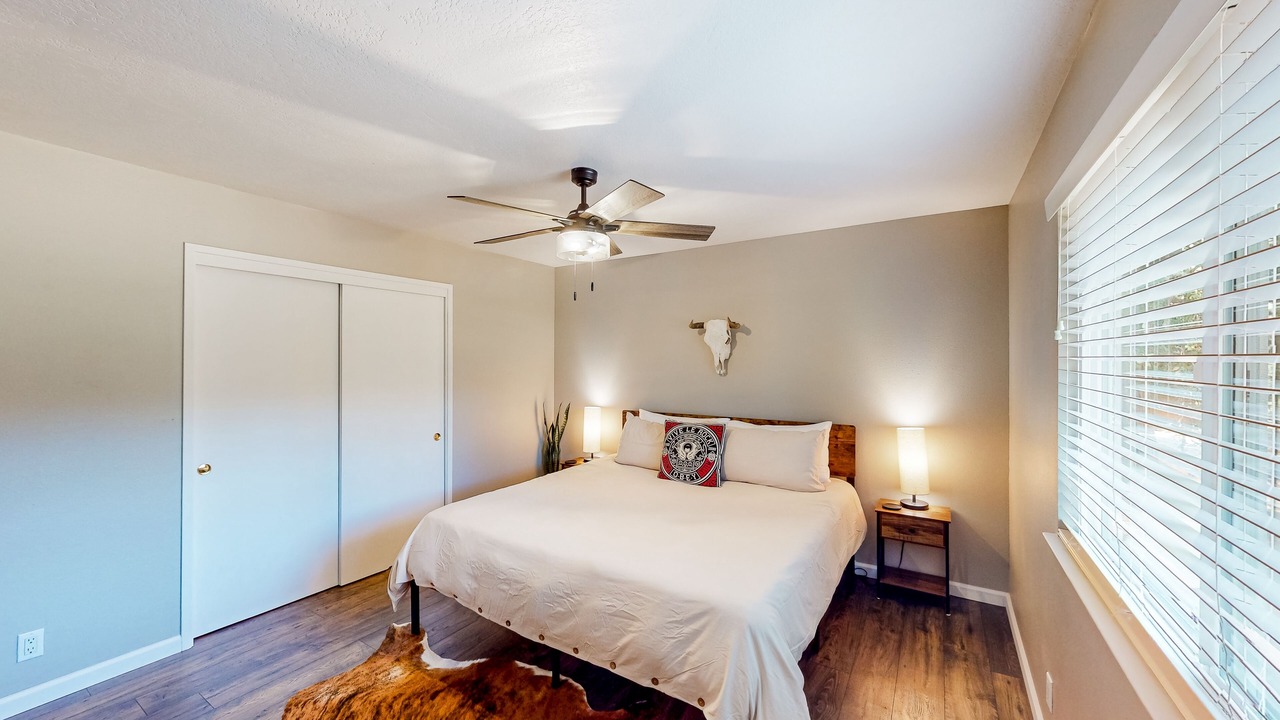 Photo of Bedroom in Groveland