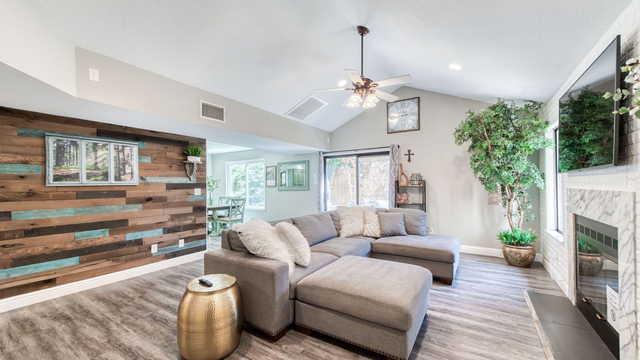 Photo of Livingroom in Raisin