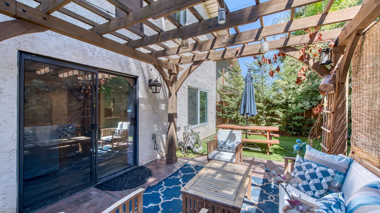 Photo of Patio Balcony in Raisin