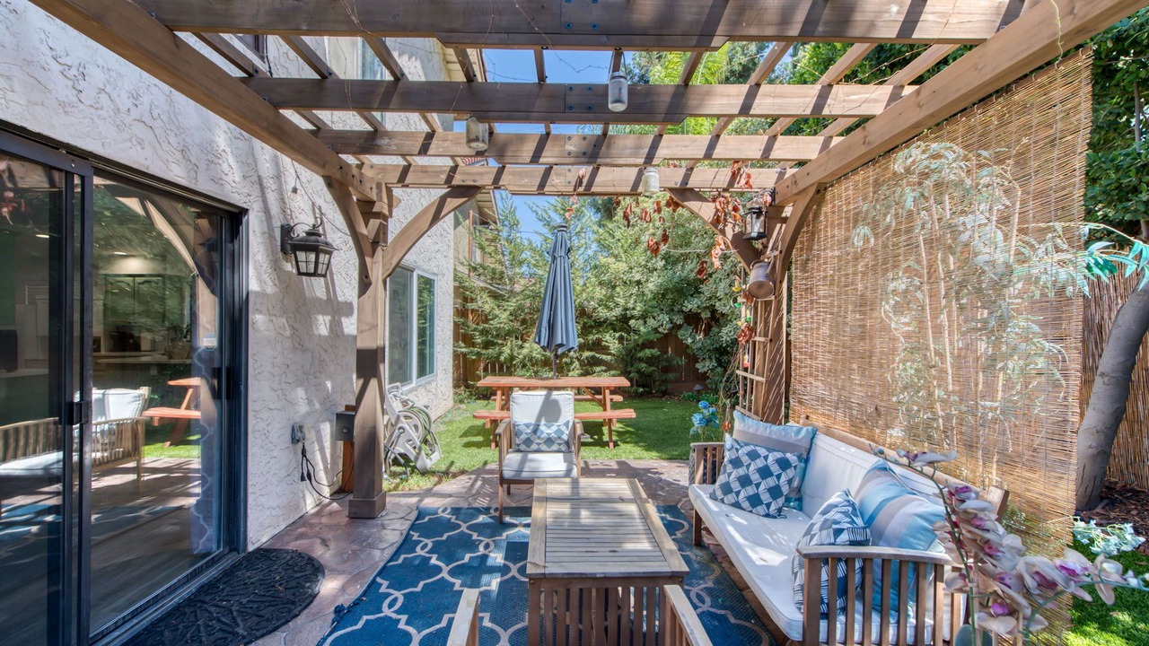 Photo of Patio Balcony in Raisin