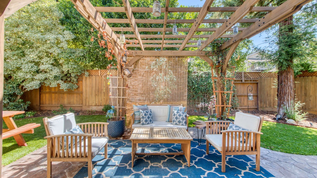 Photo of Patio Balcony in Raisin