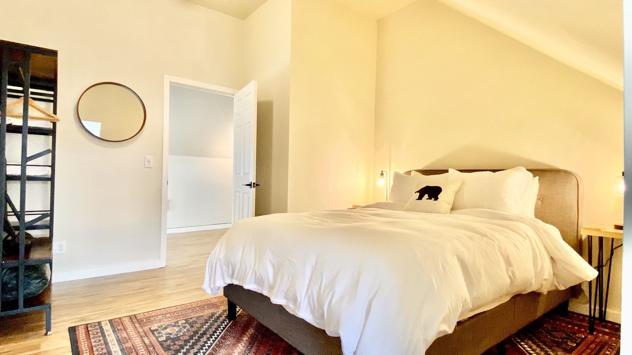 Photo of Bedroom in Mount Shasta