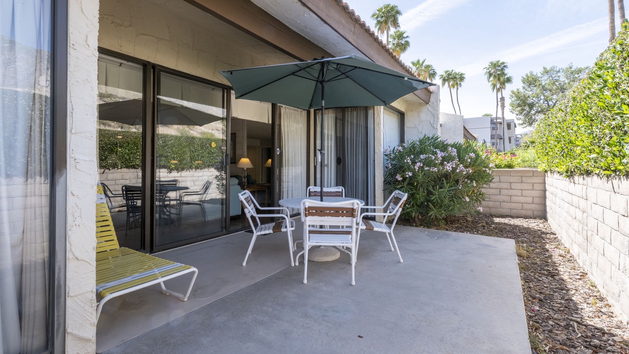 Photo of Patio Balcony in Canyon Corridor