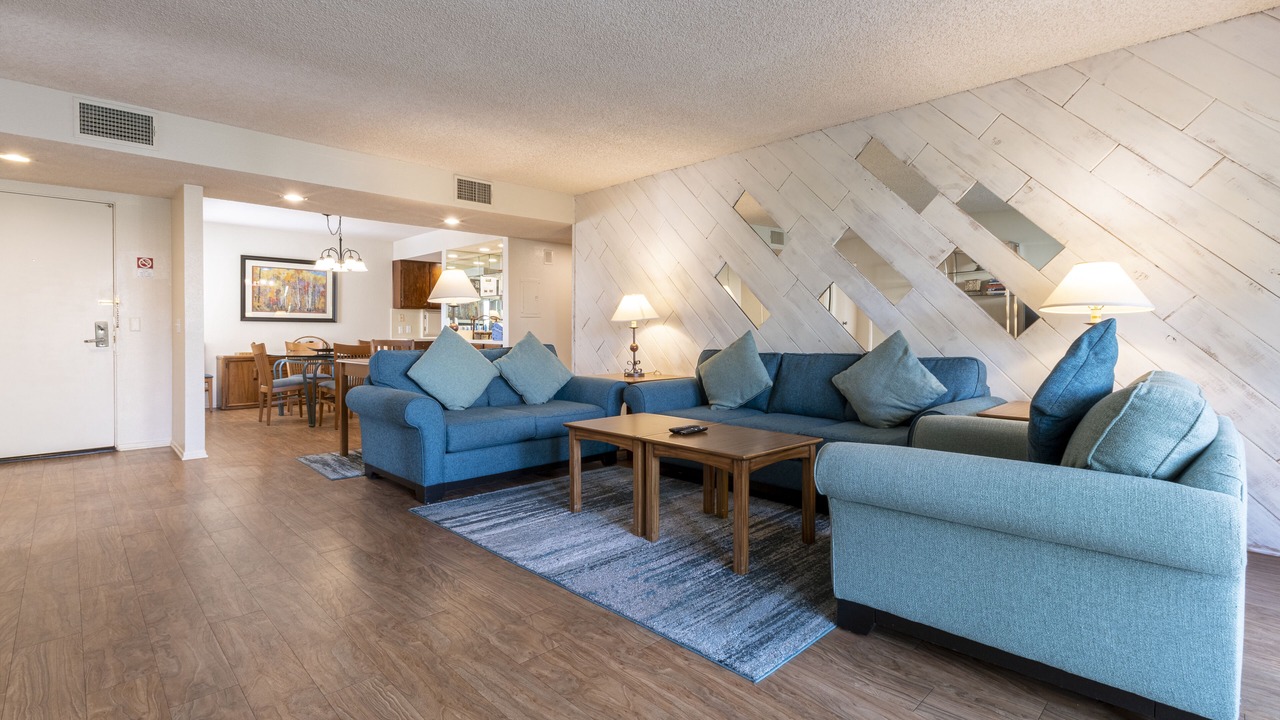 Photo of Livingroom in Canyon Corridor