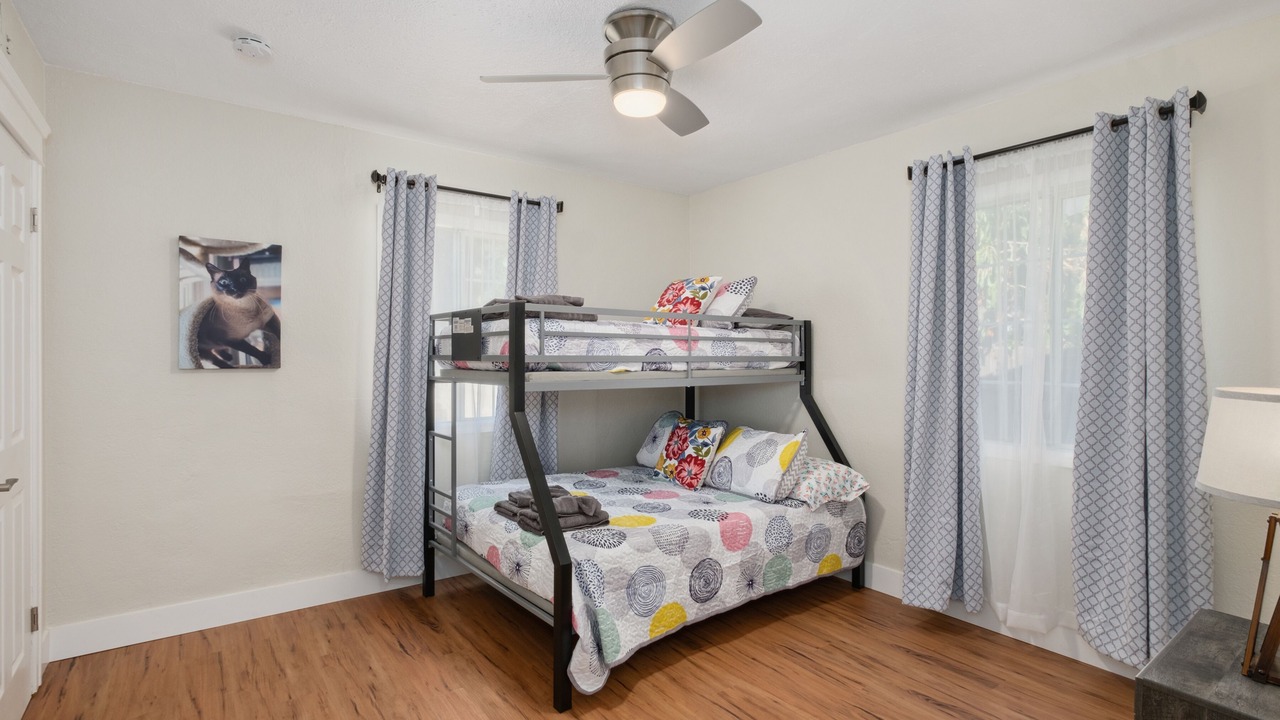 Photo of Bedroom in Raisin