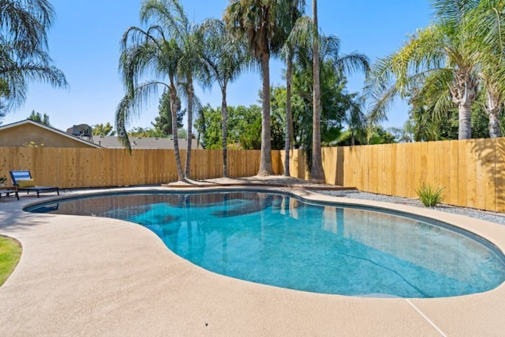 Photo of Outdoor in Raisin
