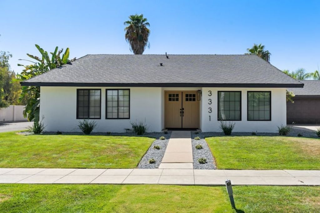 Photo of Outdoor in Raisin