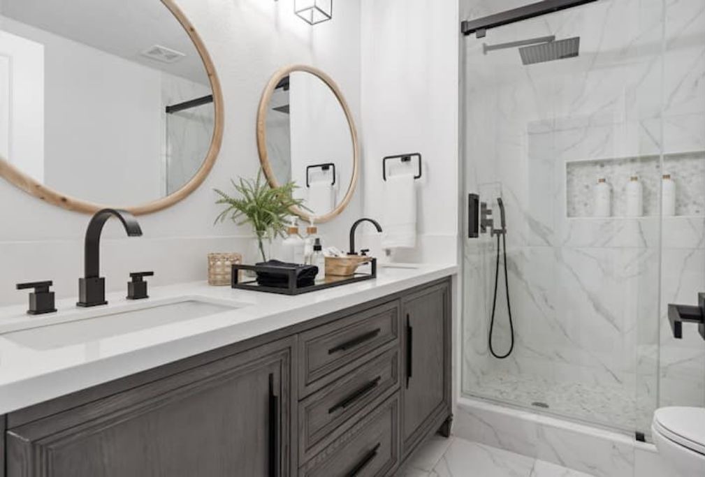 Photo of Bathroom in Raisin