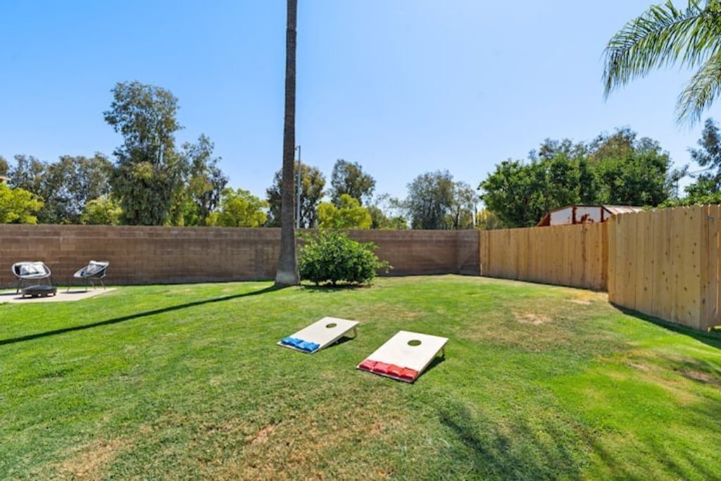 Photo of Outdoor in Raisin