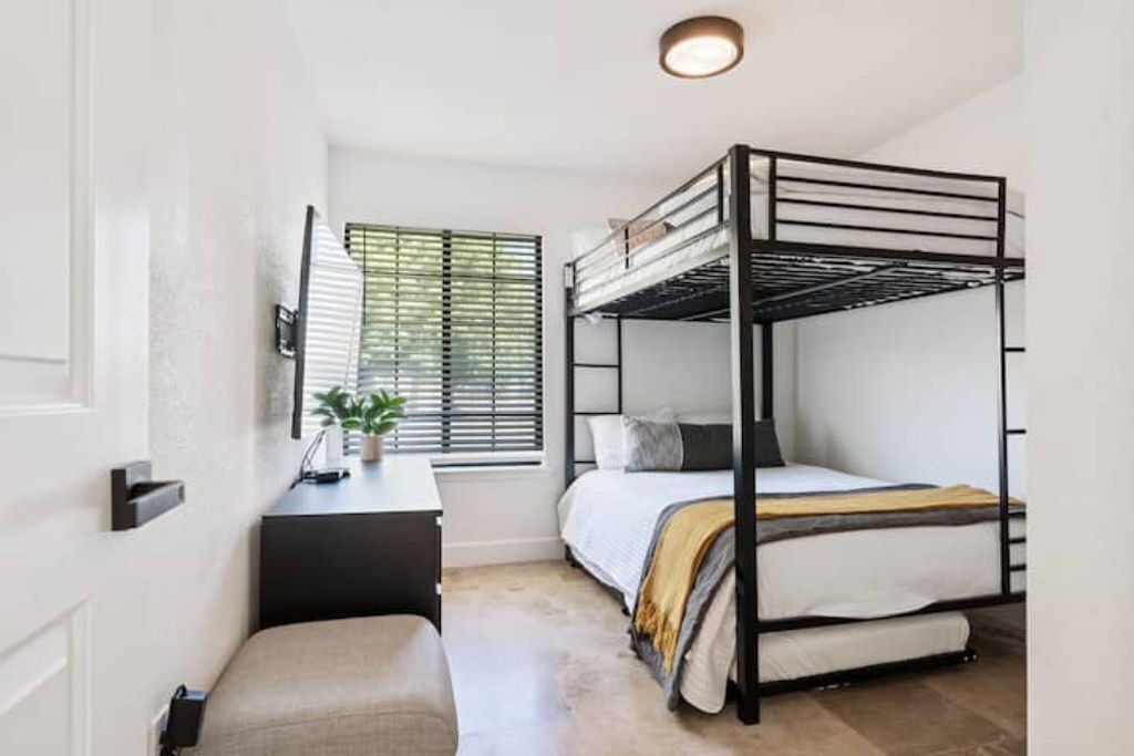 Photo of Bedroom in Raisin