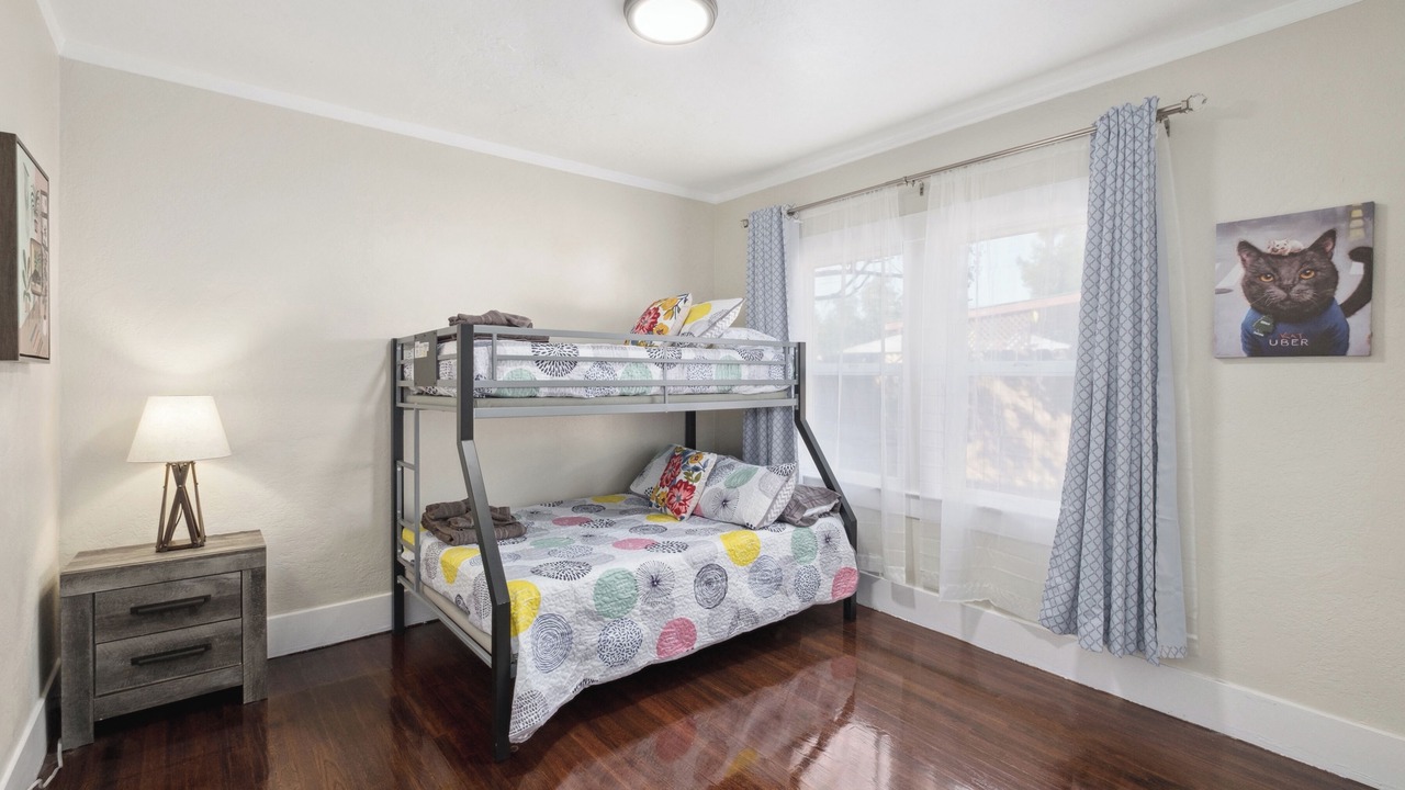 Photo of Bedroom in Raisin
