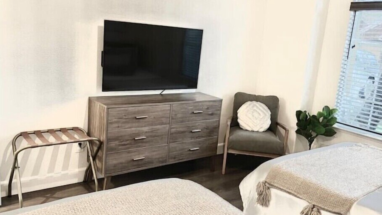 Photo of Bedroom in Raisin