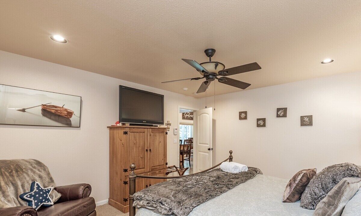 Photo of Bedroom in Dogwood Mountain