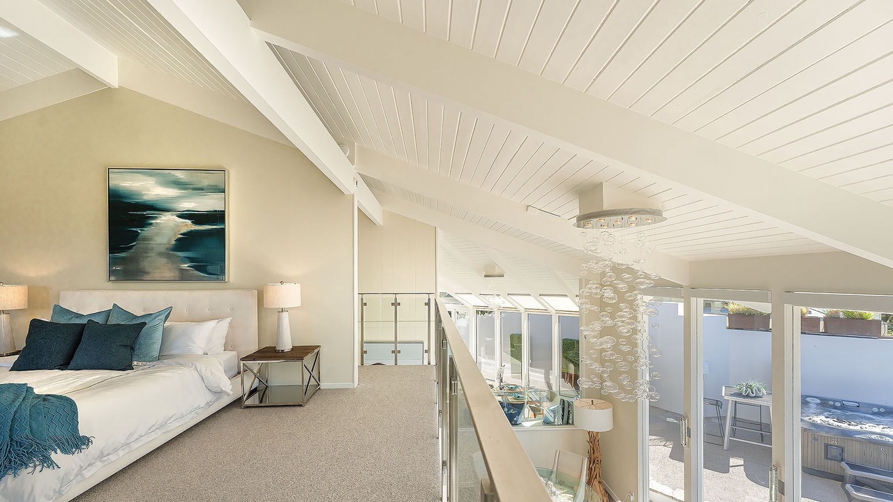 Photo of Livingroom in Carmel Meadows