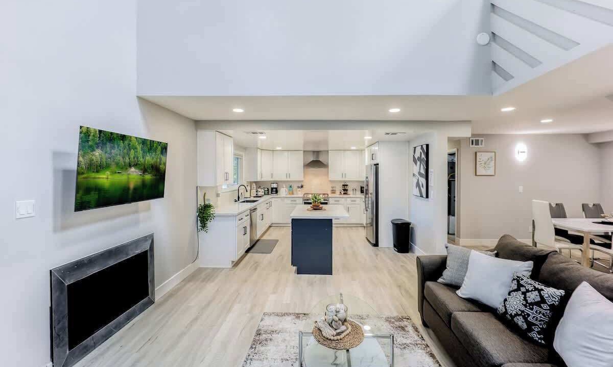 Photo of Livingroom in Menlo Park