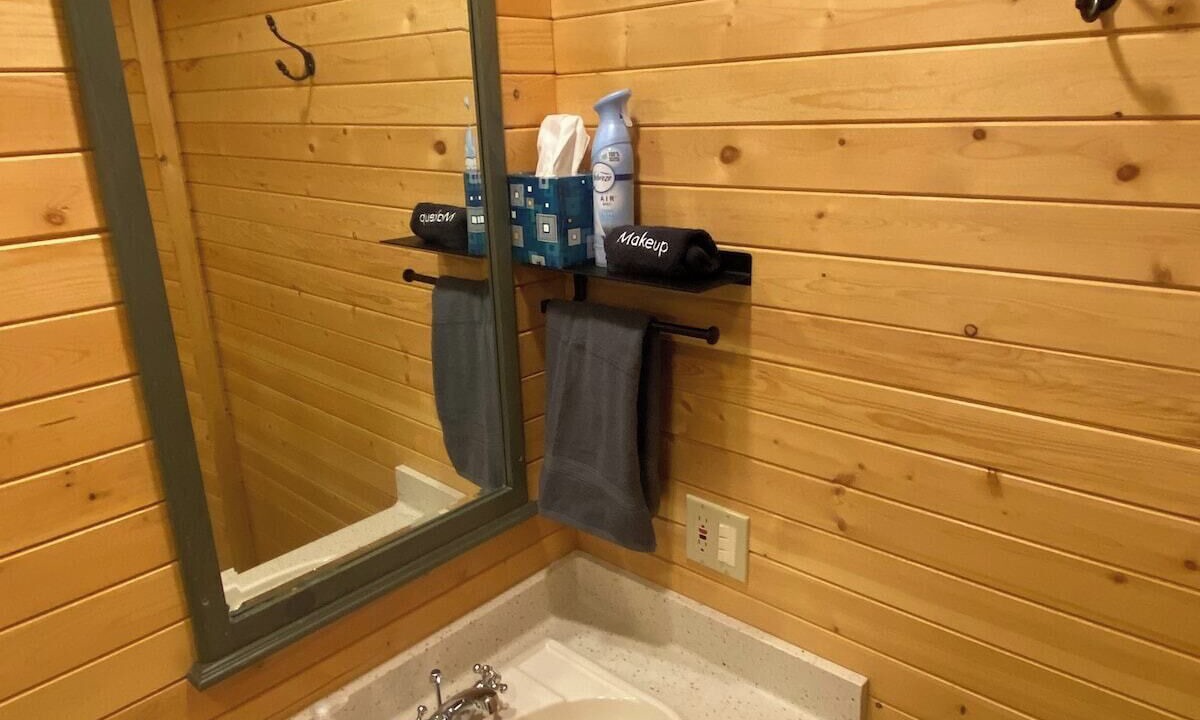 Photo of Bathroom in Pinecrest