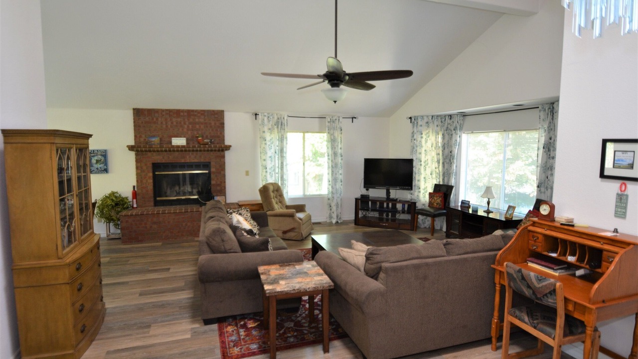Photo of Livingroom in Bass Lake