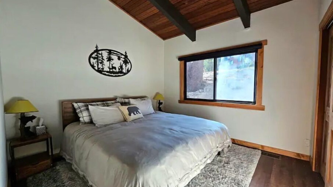Photo of Bedroom in Mammoth Lakes