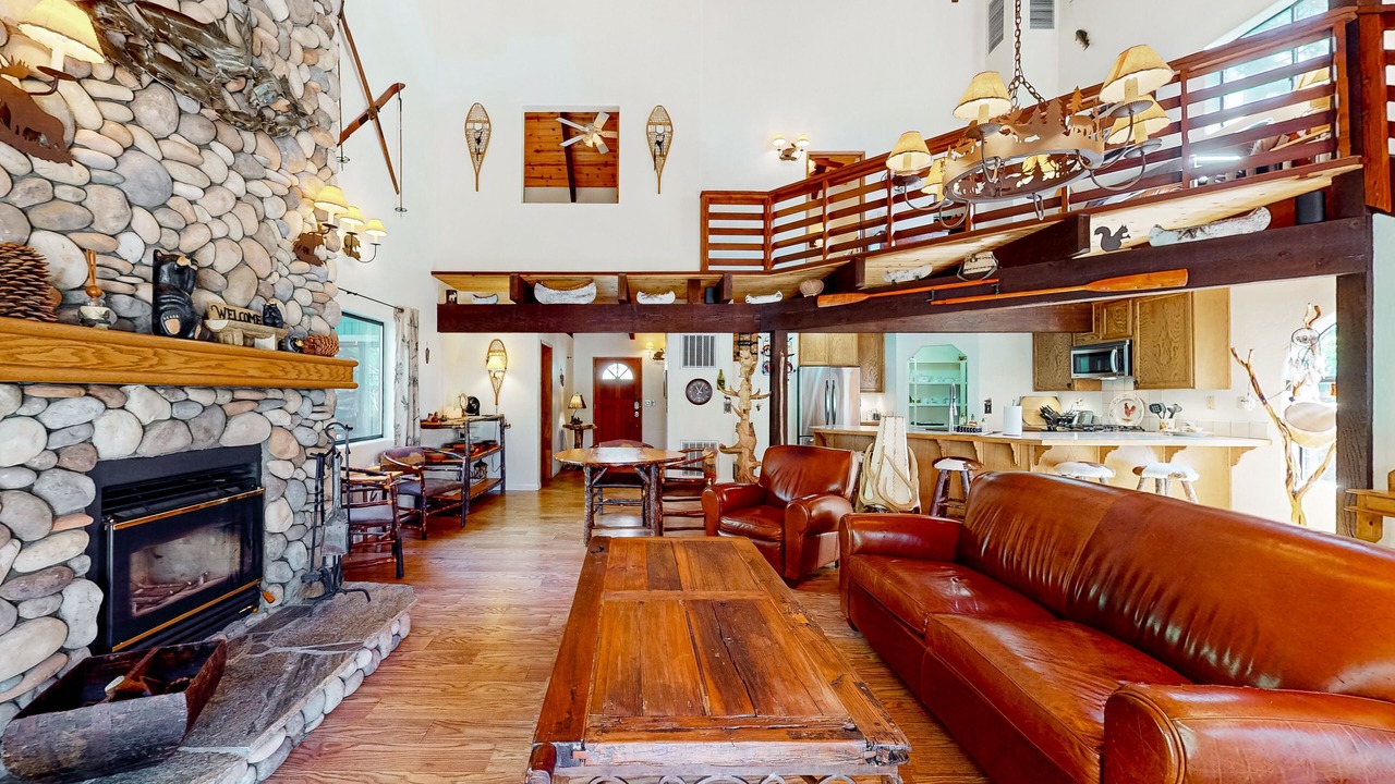 Photo of Livingroom in Bass Lake