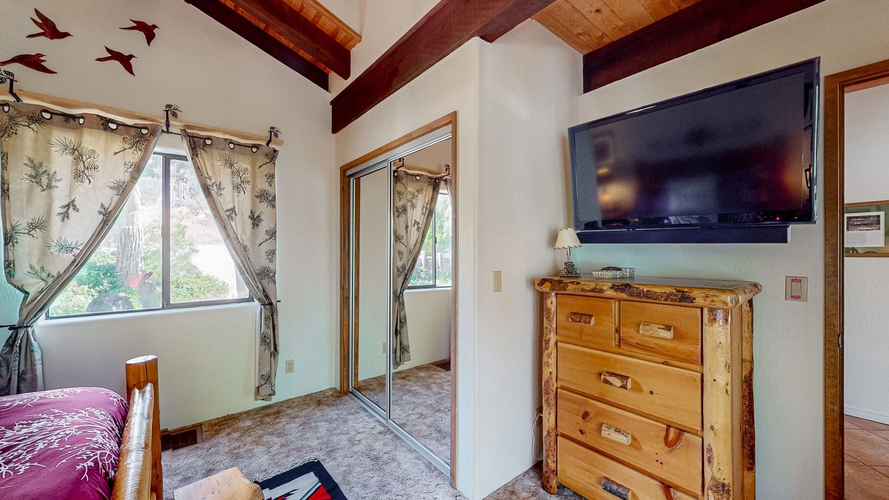 Photo of Bedroom in Bass Lake