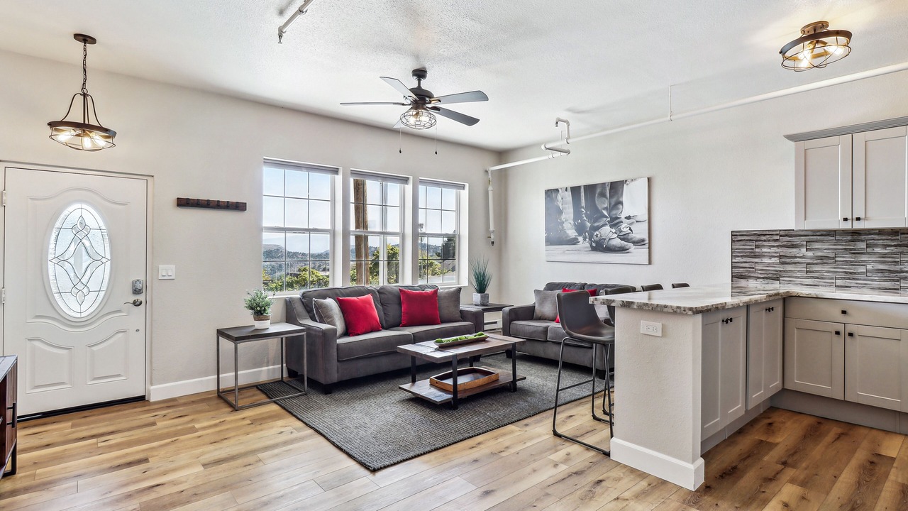 Photo of Livingroom in Virginia City