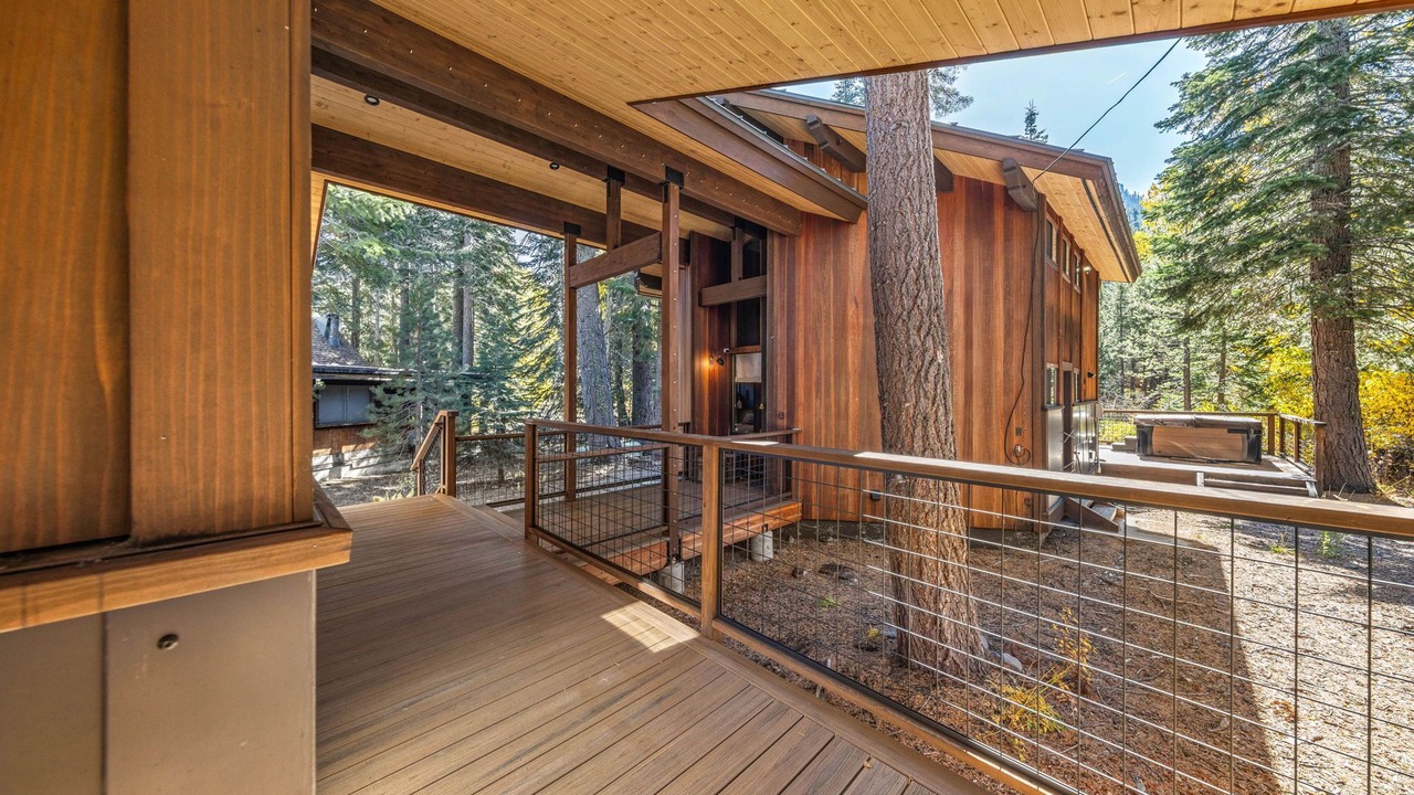 Photo of Patio Balcony in Alpine Meadows