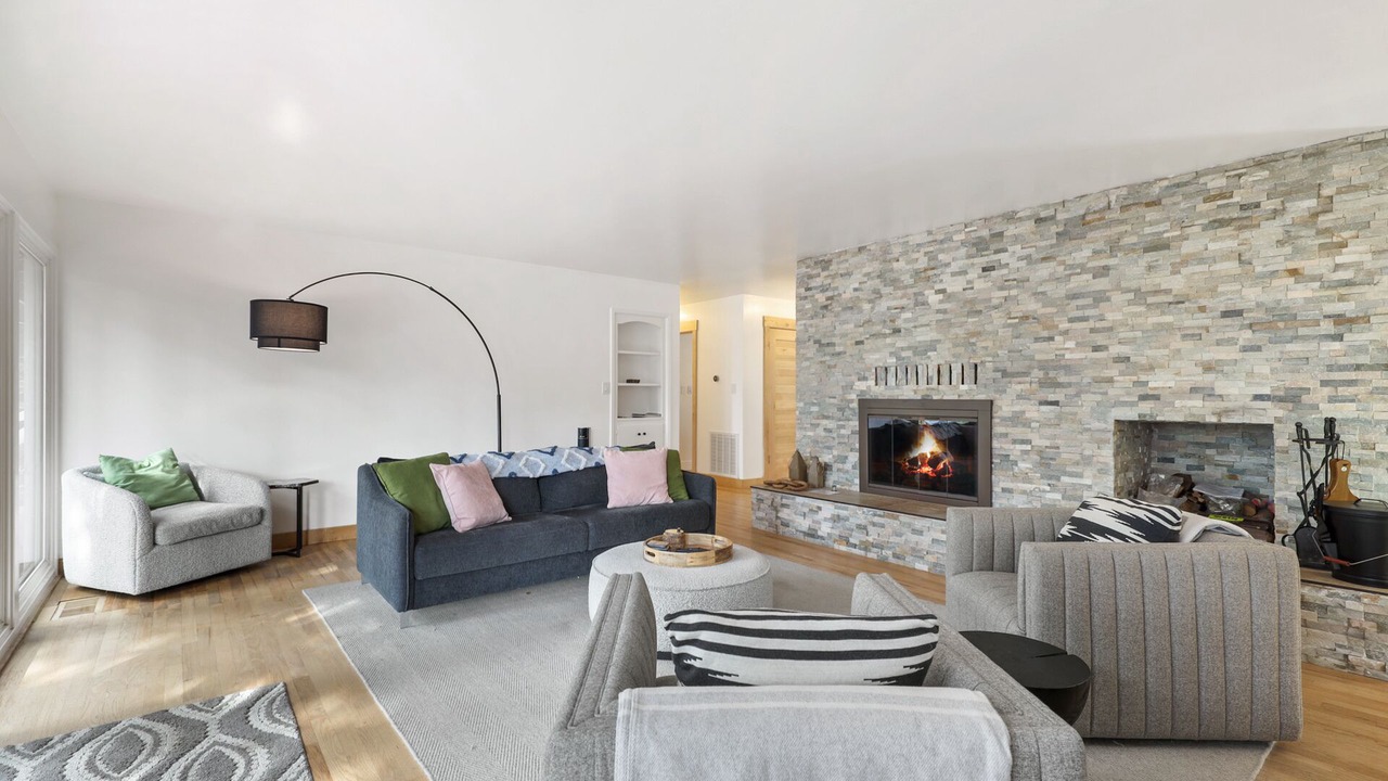 Photo of Livingroom in Skyland