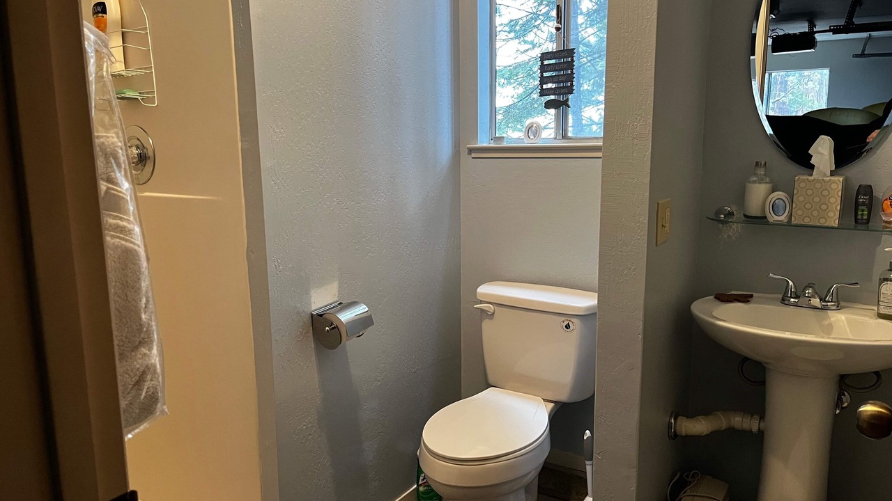 Photo of Bathroom in Mi-Wuk Village