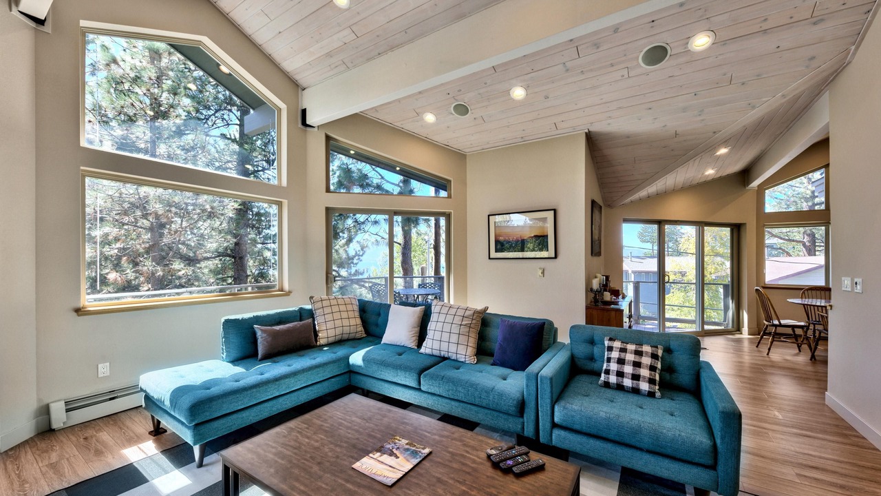 Photo of Livingroom in Zephyr Cove