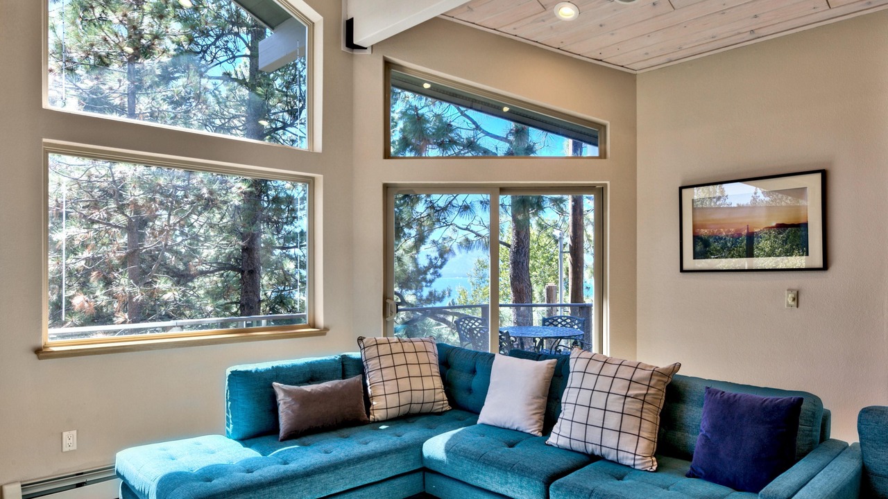 Photo of Livingroom in Zephyr Cove