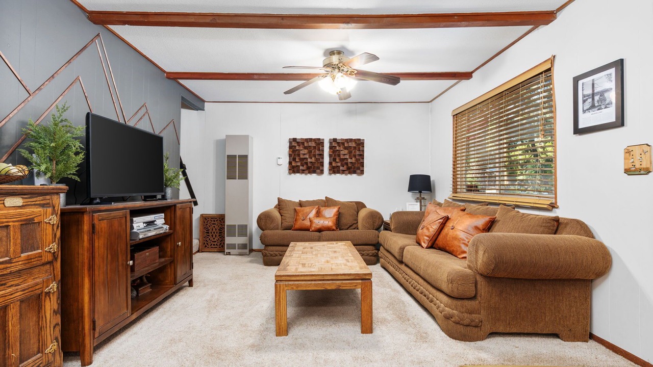 Photo of Livingroom in Sierra Cedars