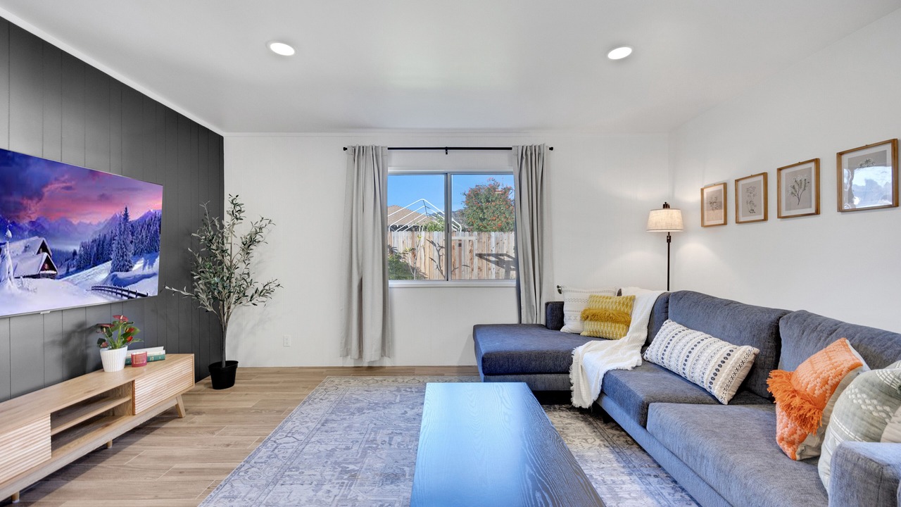 Photo of Livingroom in Azusa