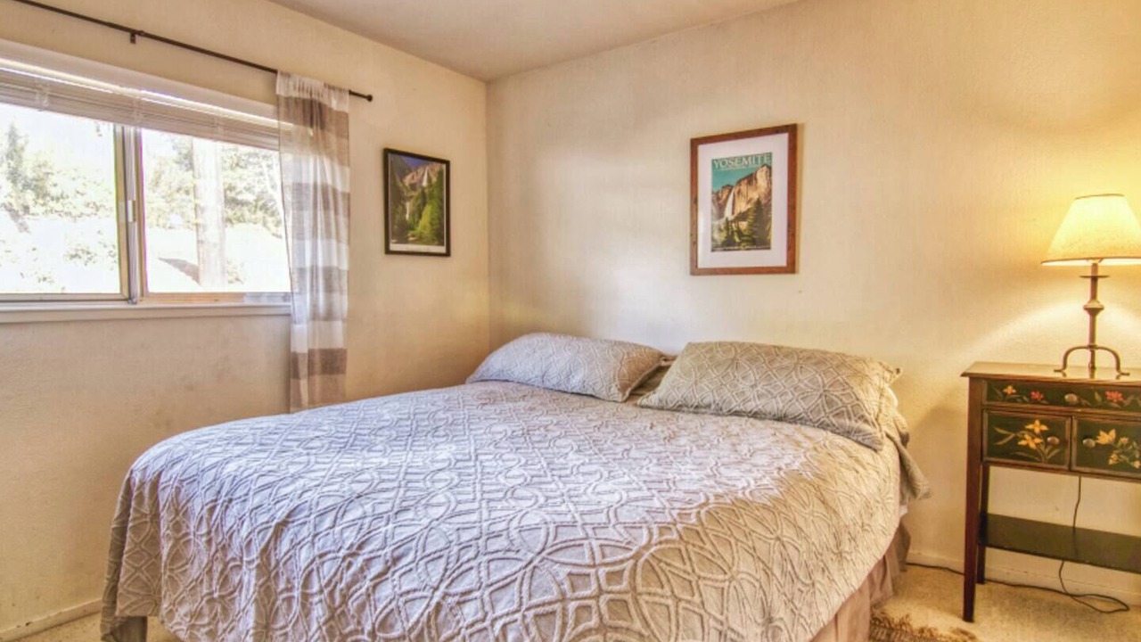 Photo of Bedroom in Groveland