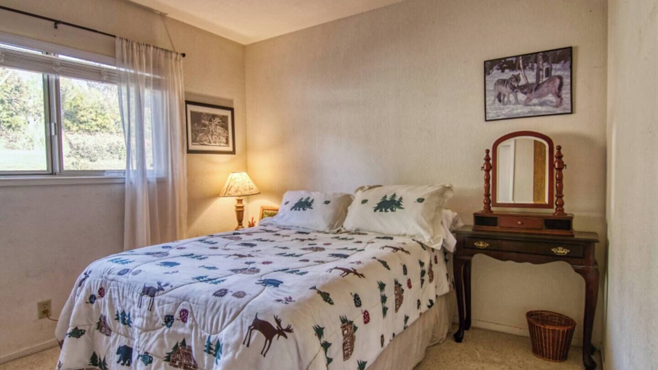 Photo of Bedroom in Groveland