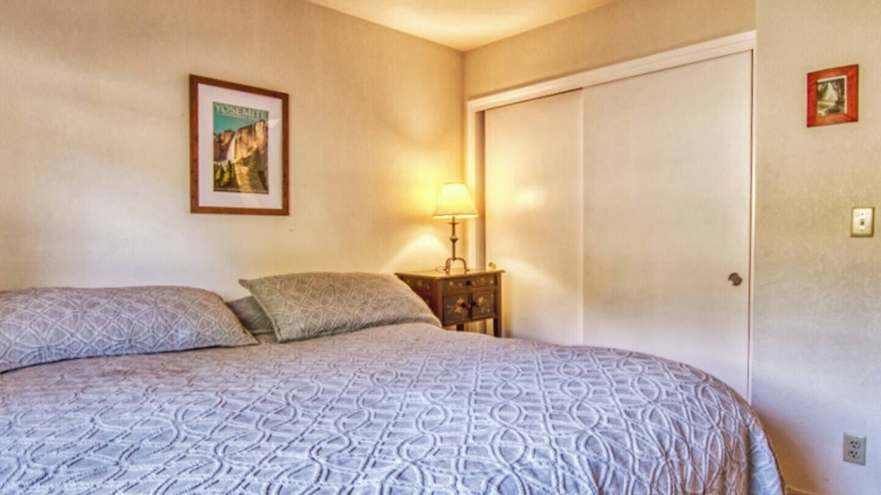 Photo of Bedroom in Groveland