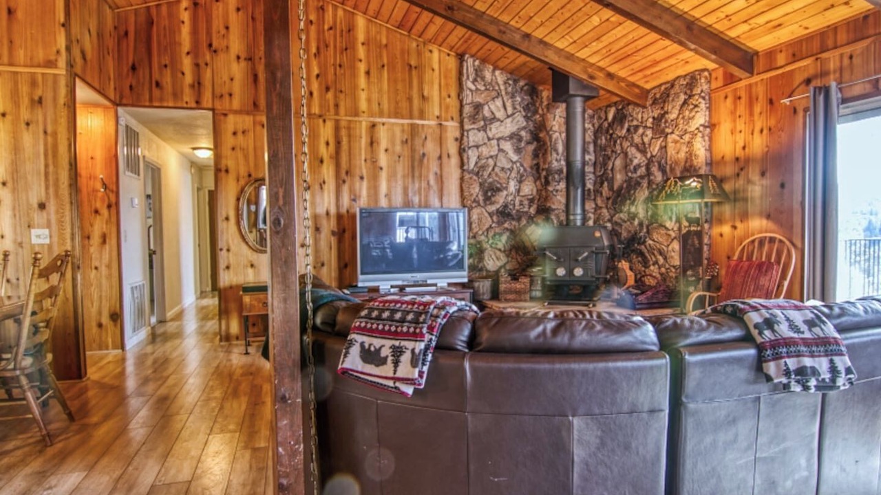 Photo of Livingroom in Groveland
