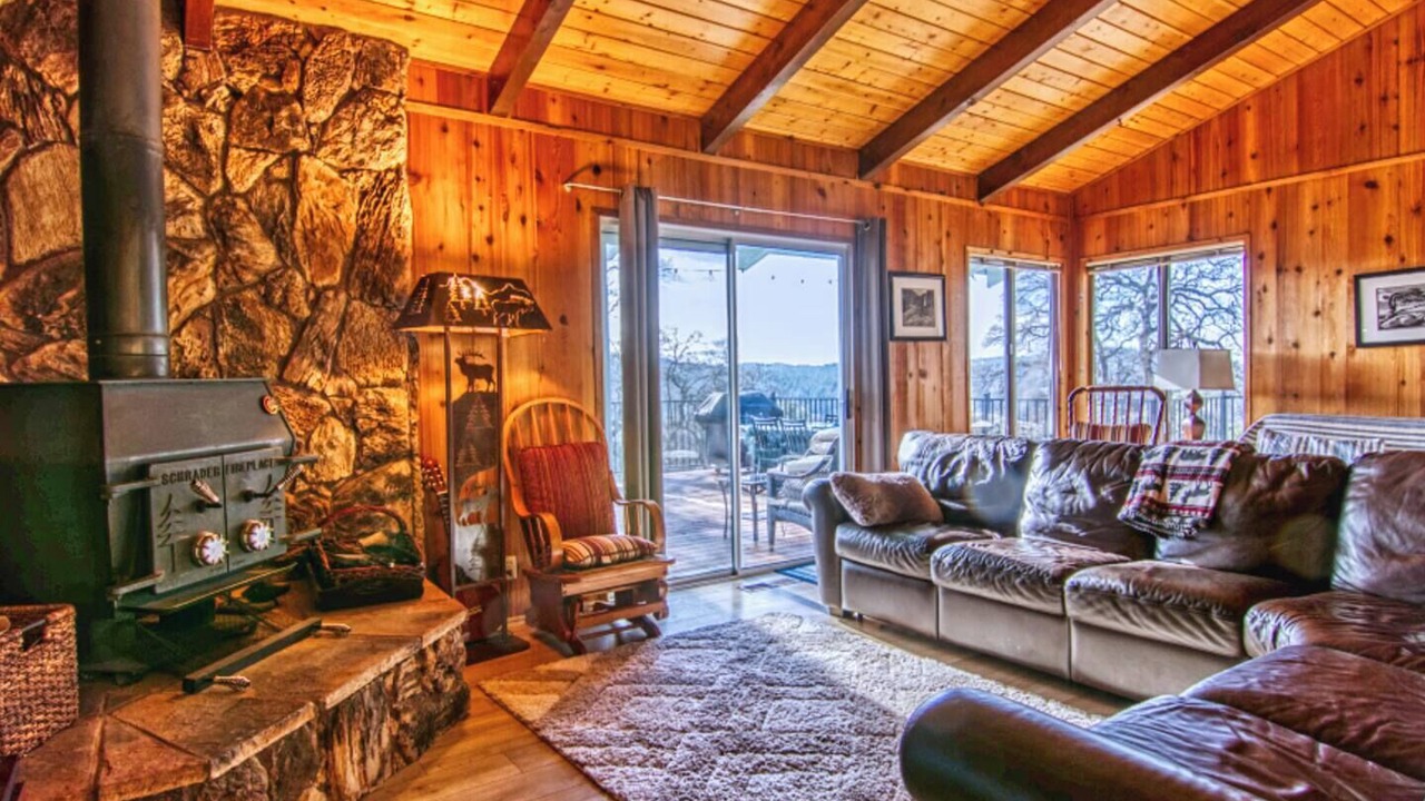 Photo of Livingroom in Groveland