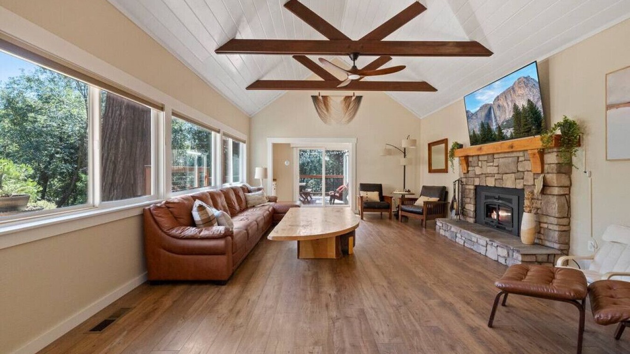 Photo of Livingroom in Twain Harte