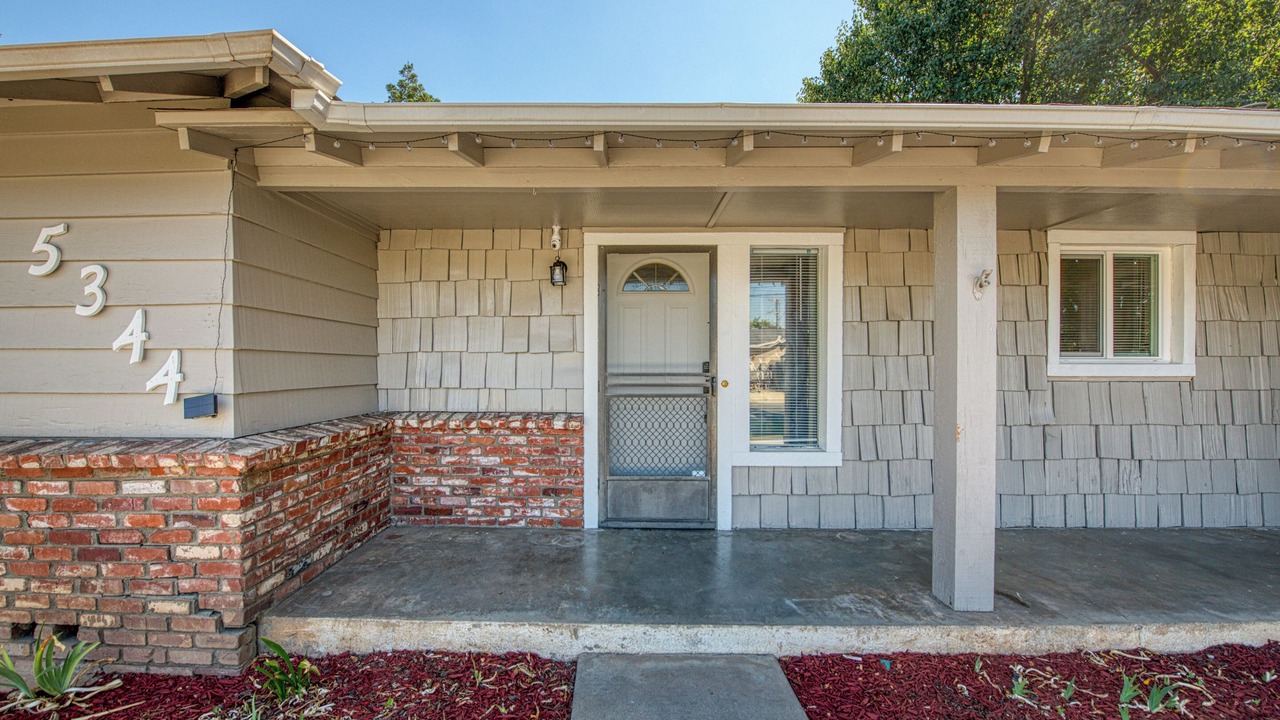 Photo of Outdoor in Raisin