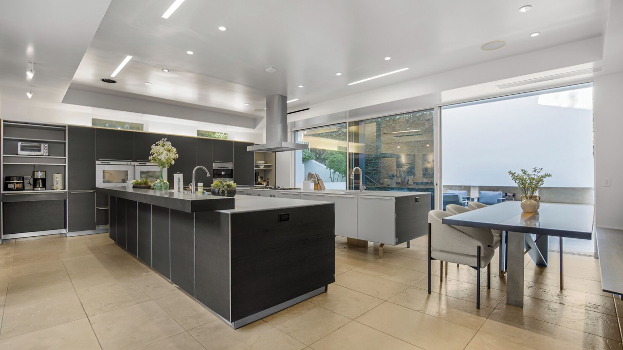 Photo of Kitchen in Hollywood Hills West