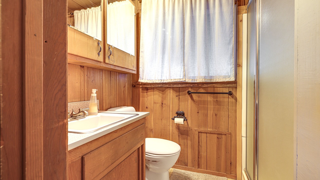 Photo of Bathroom in Mi-Wuk Village