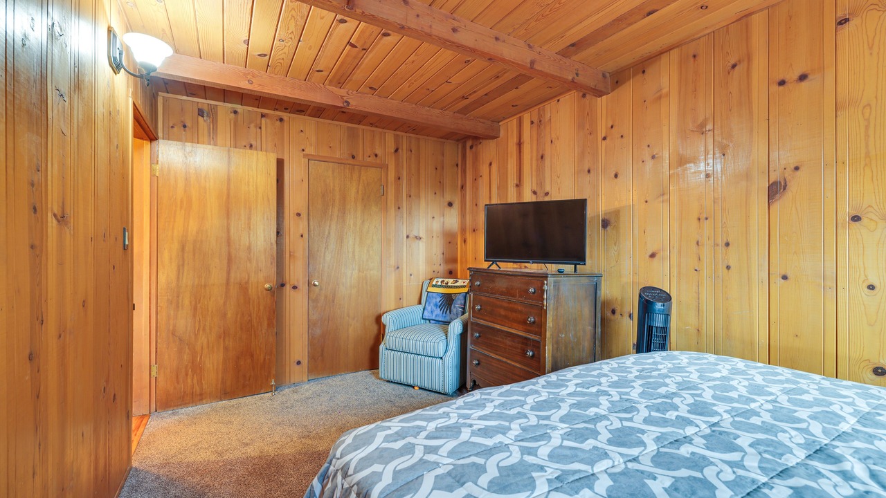 Photo of Bedroom in Mi-Wuk Village